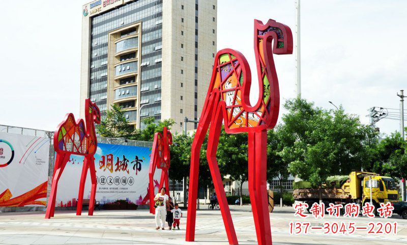 信阳不锈钢大型骆驼雕塑