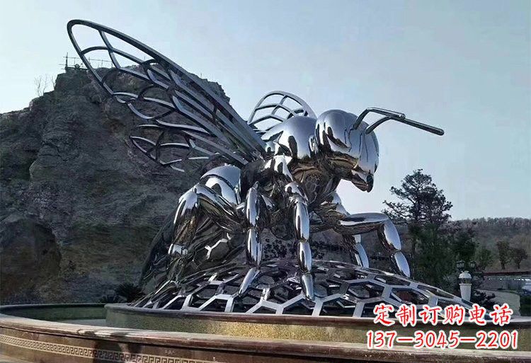 信阳不锈钢大型蜜蜂雕塑铸造出精美绝伦的艺术杰作