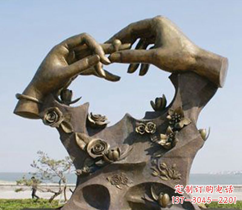 信阳不锈钢戒指雕塑表达爱的艺术精品