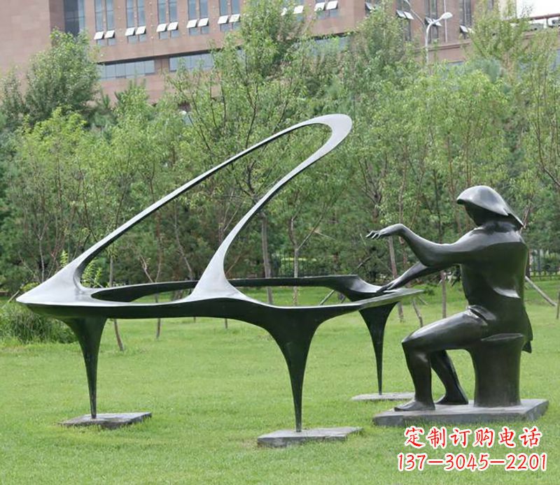 信阳不锈钢钢琴雕塑——激发人们心中的音乐