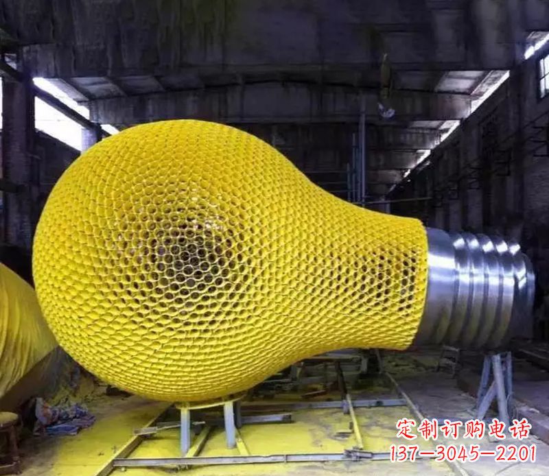 信阳新题目不锈钢灯泡雕塑精致的艺术珍品