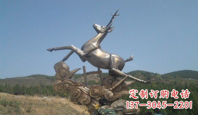 信阳不锈钢动物雕塑——飞奔的鹿