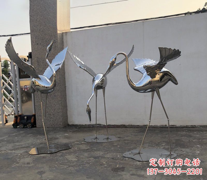 信阳不锈钢锻造的丹顶鹤雕塑