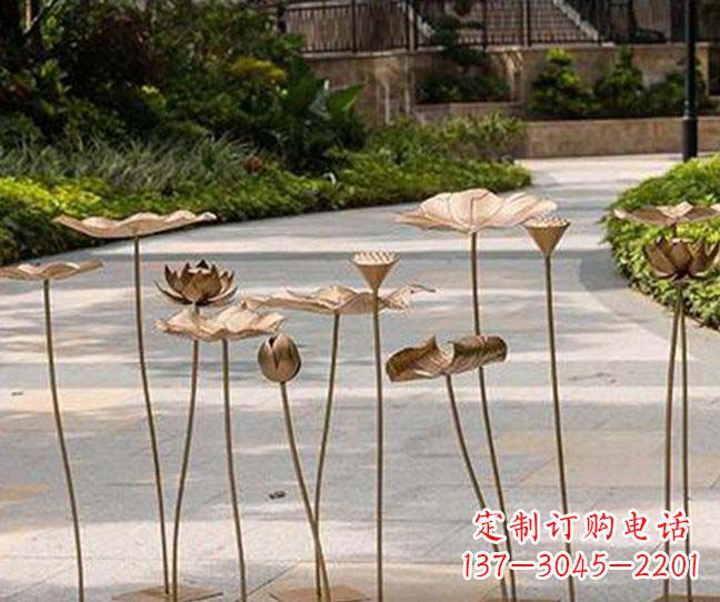 信阳不锈钢锻造荷花装饰雕塑——精美绝伦