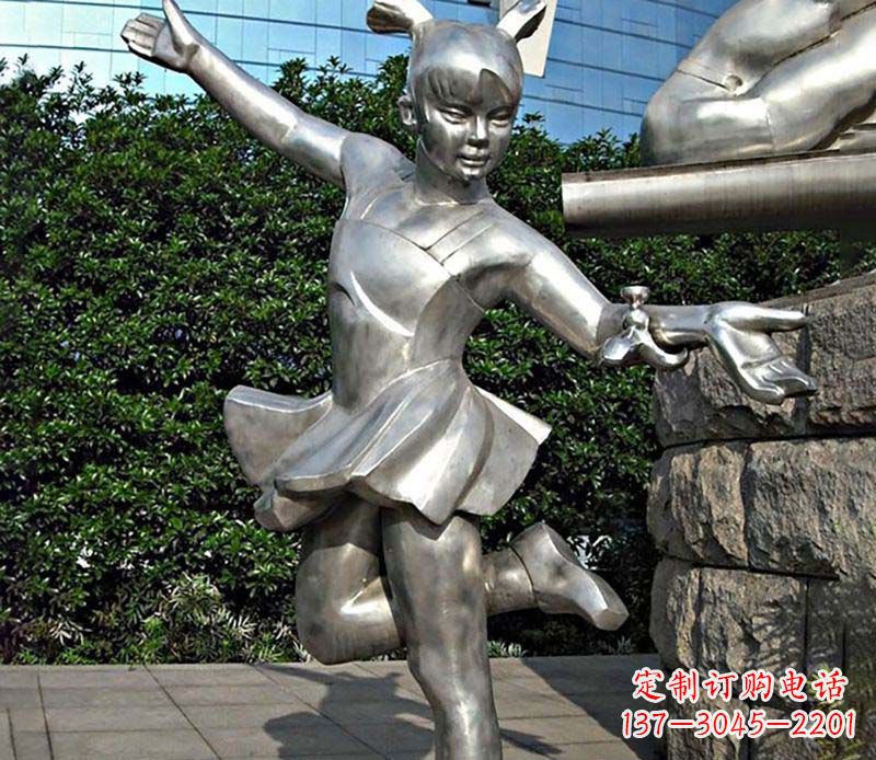 信阳不锈钢儿童踢毽子雕塑传承传统文化