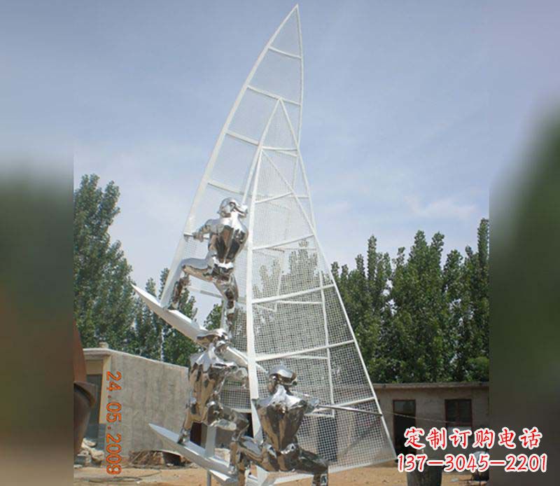 信阳不锈钢帆船给公园带来美丽的景致