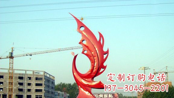 信阳凤凰城市的不锈钢雕塑