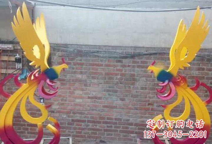 信阳不锈钢公园彩色凤凰雕塑——艺术与自然的融合