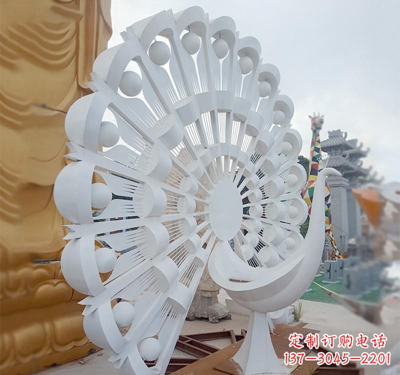 信阳不锈钢孔雀雕塑美丽的艺术品