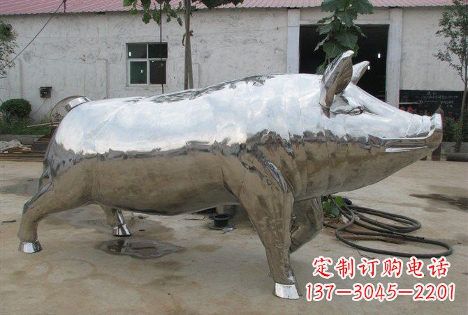 信阳不锈钢公园动物猪雕塑精美雕塑展现完美美学