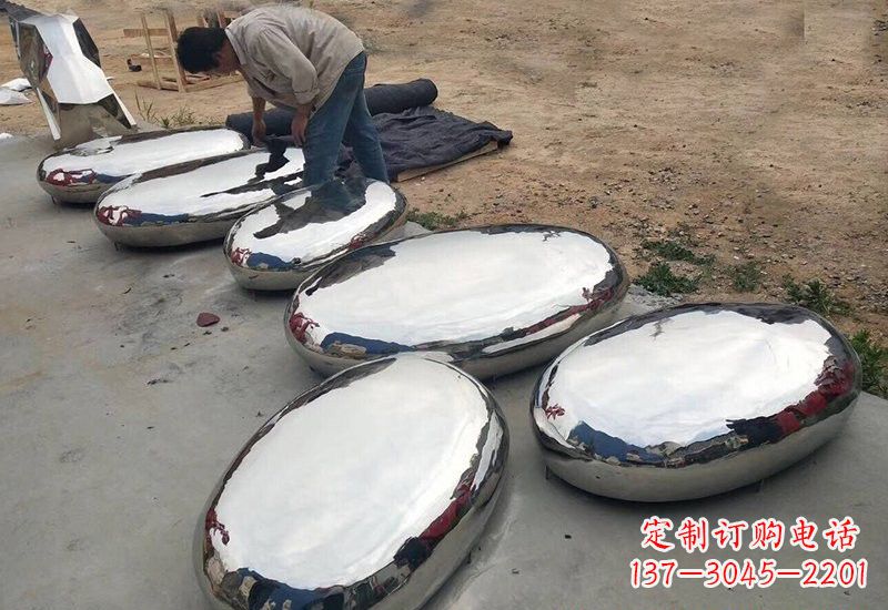 信阳不锈钢鹅卵石雕塑精美外形给人以美的感受