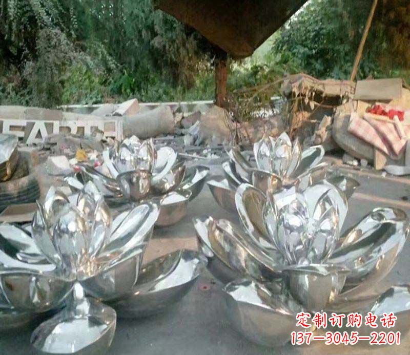 信阳不锈钢荷花雕塑给公园带来灿烂美景