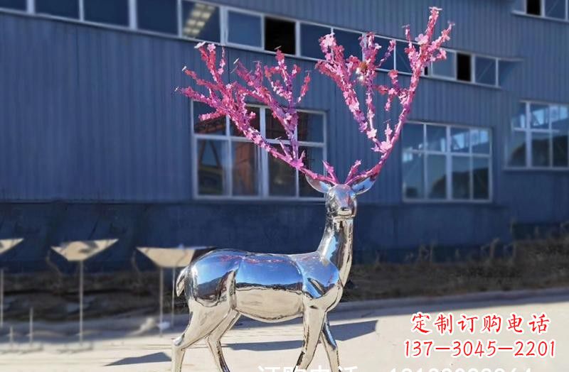 信阳梅花鹿雕塑不锈钢公园的美丽礼物
