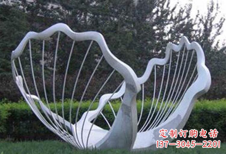信阳不锈钢公园的镂空贝壳雕塑