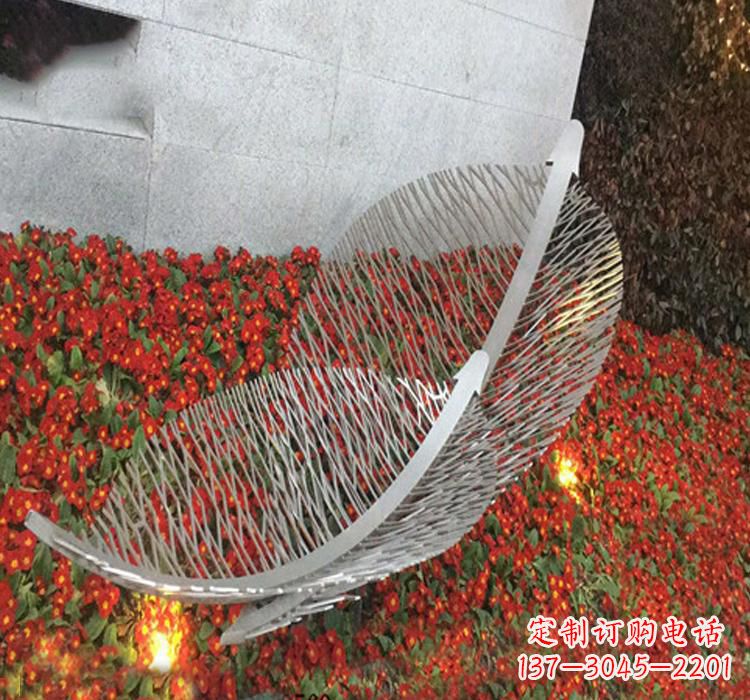 信阳不锈钢公园镂空树叶雕塑——精致艺术品