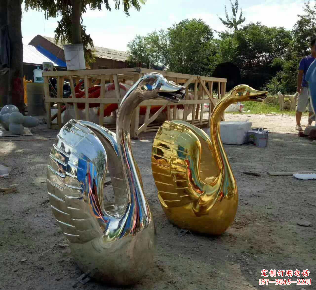 信阳不锈钢天鹅雕塑艺术之美