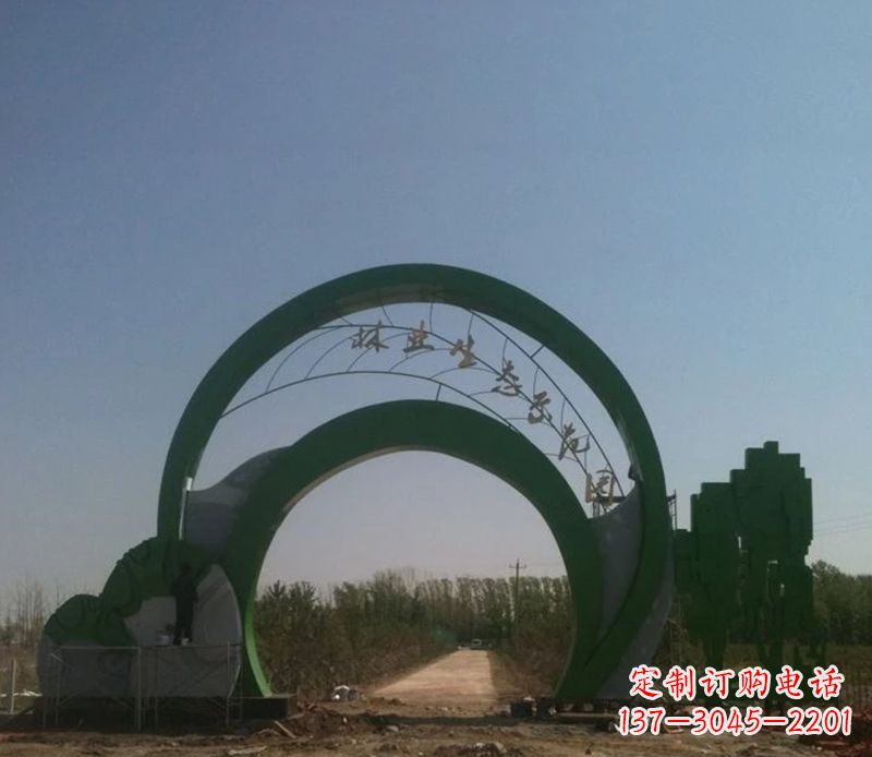 信阳不锈钢拱门雕塑给家园增添艺术气息