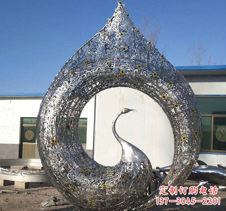 信阳优雅的不锈钢孔雀雕塑