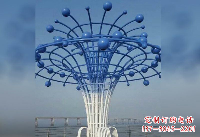 信阳不锈钢广场上的喷泉雕塑