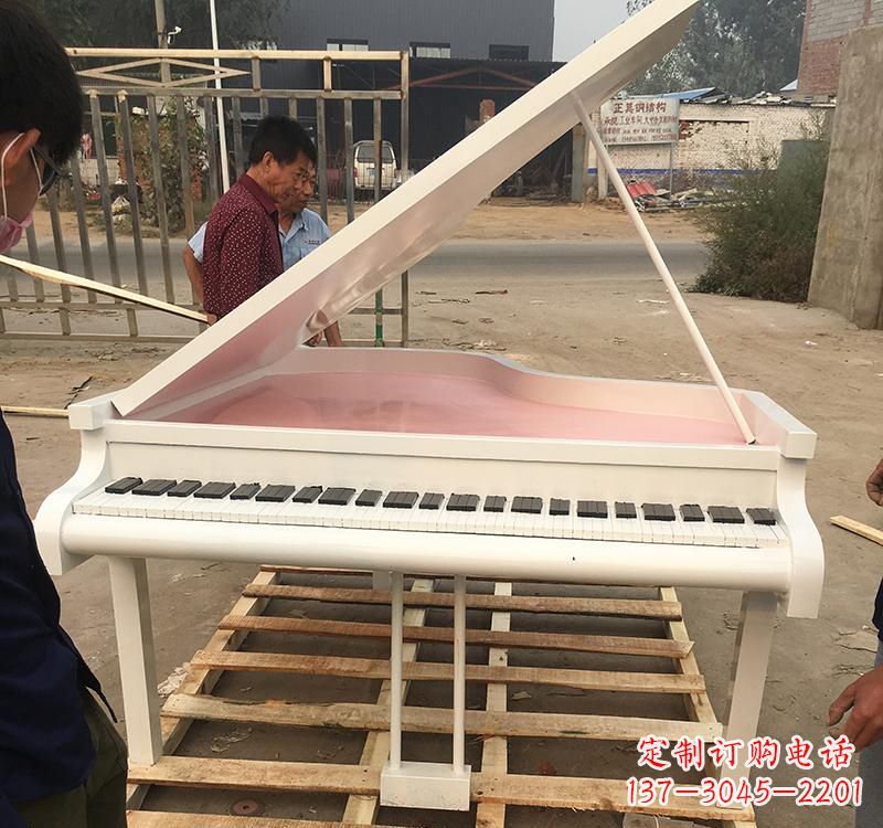 信阳不锈钢钢琴雕塑融合音乐与艺术的完美结合