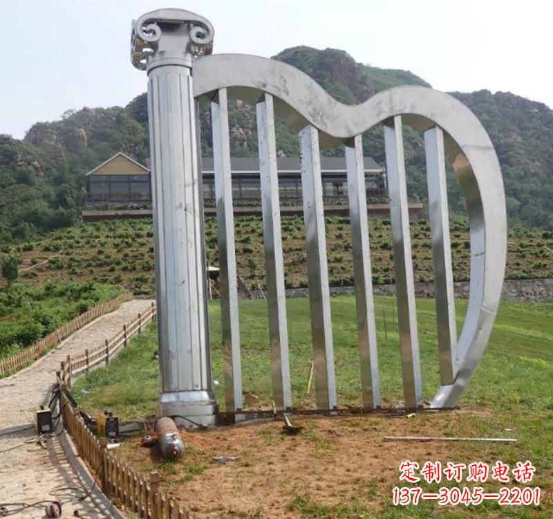 信阳不锈钢竖琴雕塑——雕塑艺术的精粹