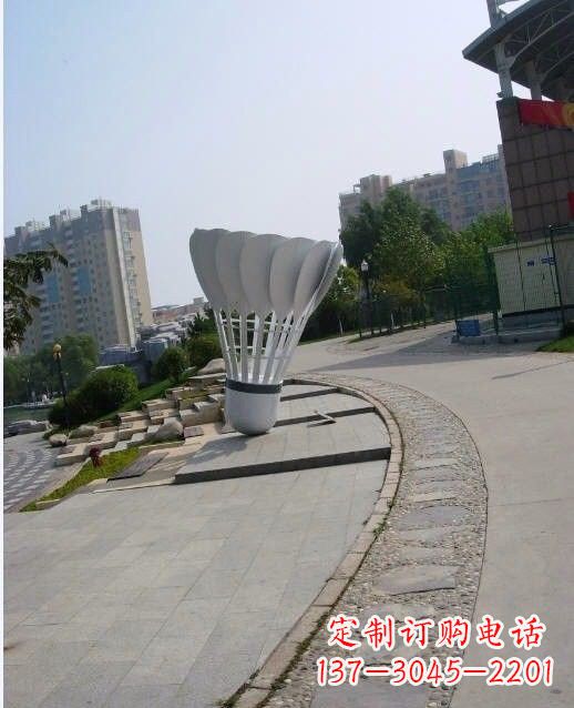 信阳羽毛球雕塑一座展现精神风貌的艺术精品
