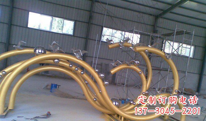 信阳海鸥景观以不锈钢雕塑点亮海岸