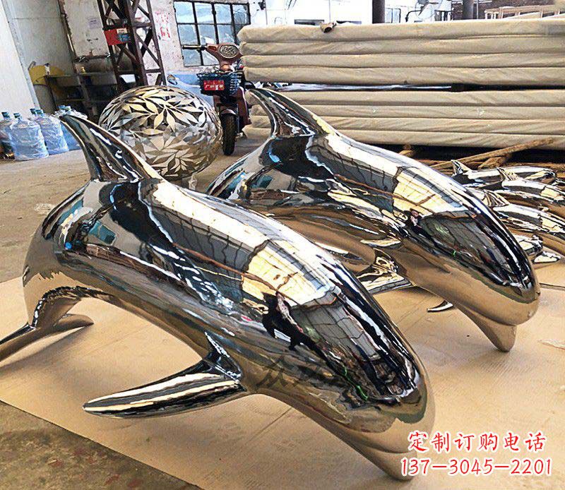 信阳不锈钢海豚雕塑传承美丽的海洋文化