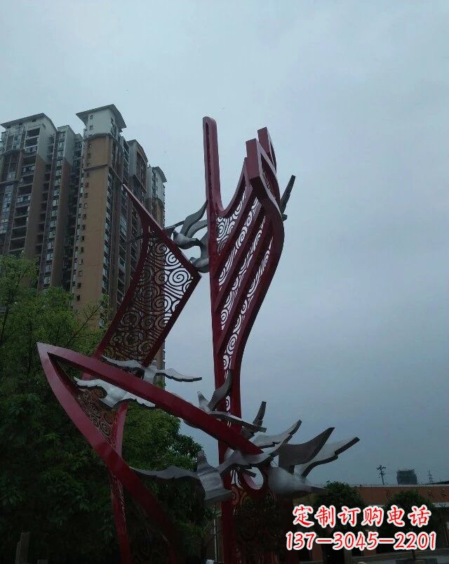 信阳不锈钢祥云纹船帆雕塑