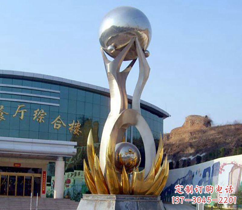 信阳不锈钢荷叶托球雕塑艺术之美
