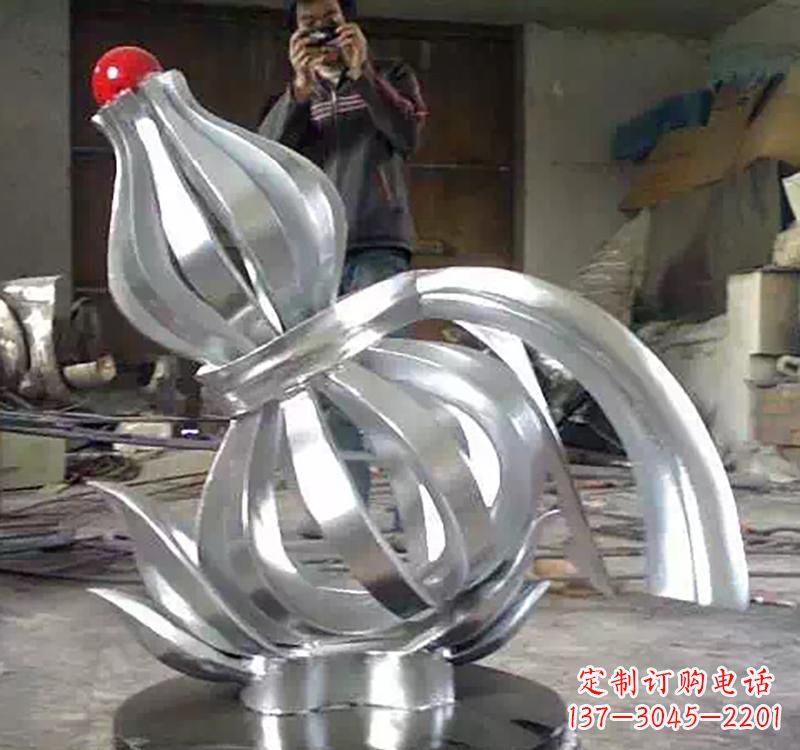信阳不锈钢葫芦雕塑精美而传统