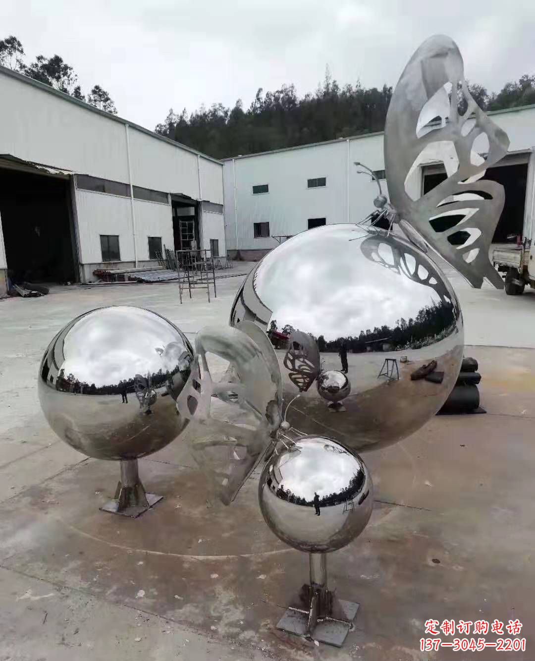 信阳不锈钢蝴蝶雕塑美丽而迷人