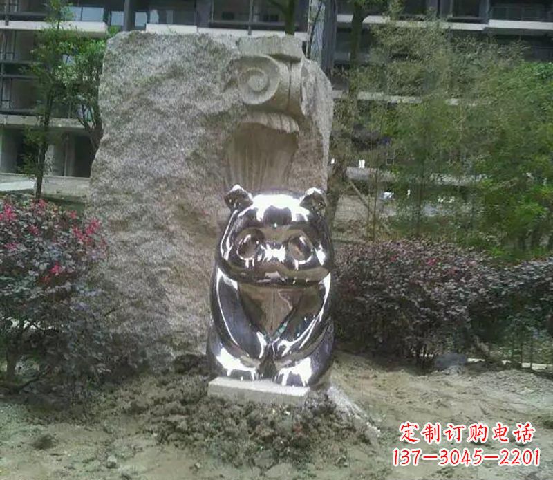 信阳不锈钢熊猫雕塑它的美丽与魅力