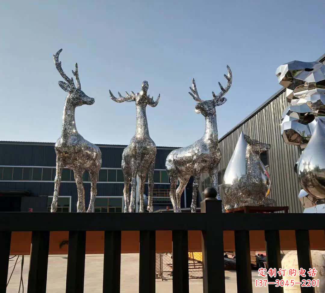 信阳不锈钢梅花鹿雕塑给空间增添优雅气息