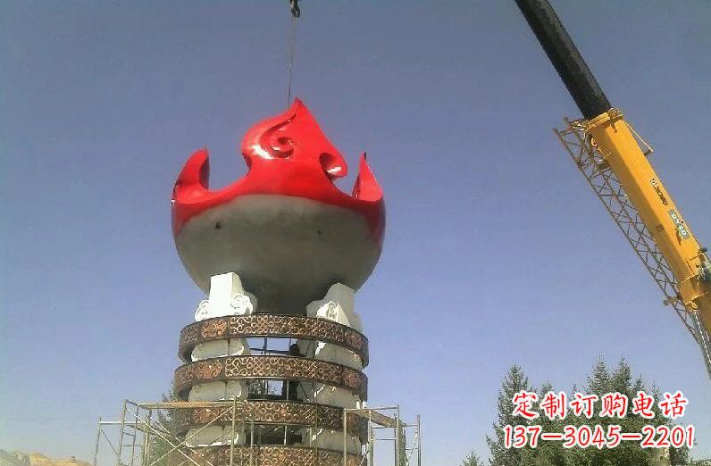 信阳不锈钢火炬雕塑象征着永恒的精神