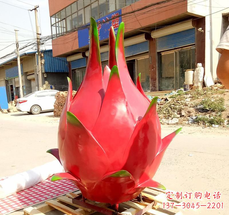 信阳精美不锈钢火龙果雕塑