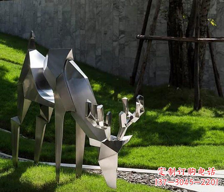 信阳不锈钢几何动物雕塑——点缀鹿公园美景