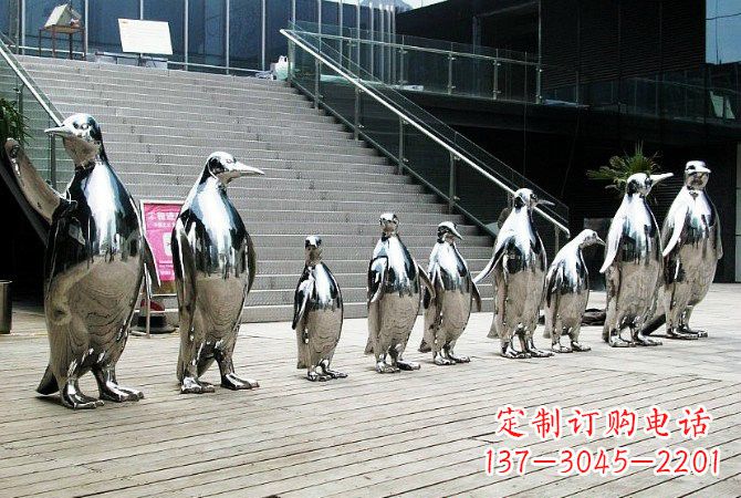 信阳企鹅雕塑——精致的不锈钢艺术