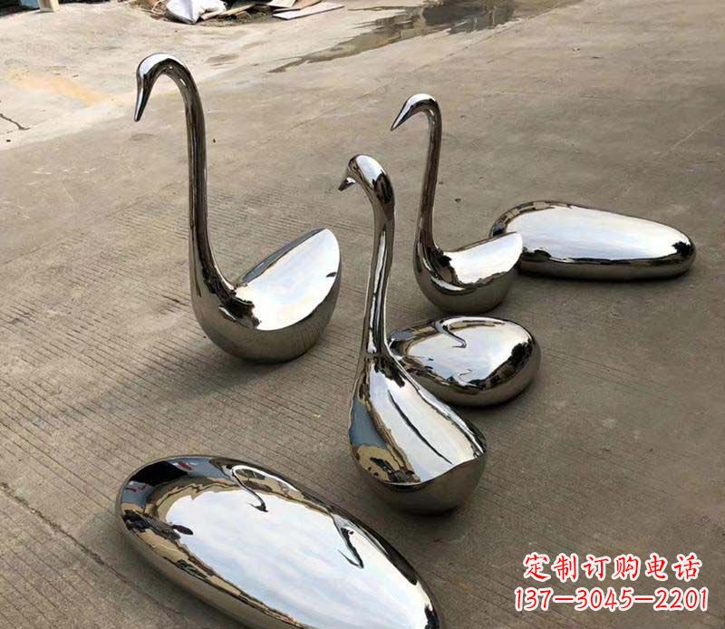 信阳精美绝伦的鹅卵石雕塑