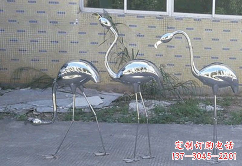 信阳不锈钢火烈鸟雕塑给人以美好的视觉享受