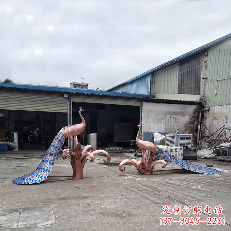 信阳不锈钢孔雀彩色雕塑