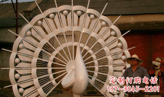 信阳不锈钢孔雀开屏雕塑