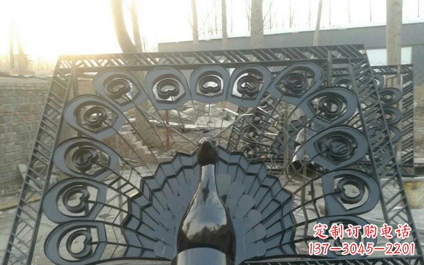 信阳不锈钢孔雀开屏景观雕塑