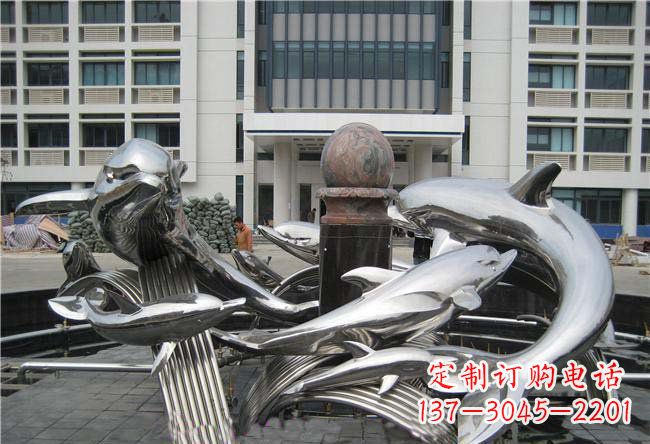 信阳海豚雕塑融合浪漫和优雅
