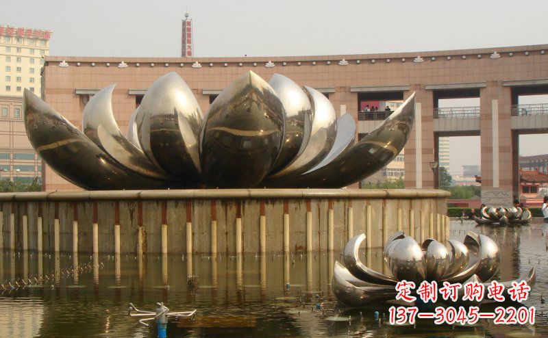 信阳不锈钢莲花雕塑一种精美的艺术品
