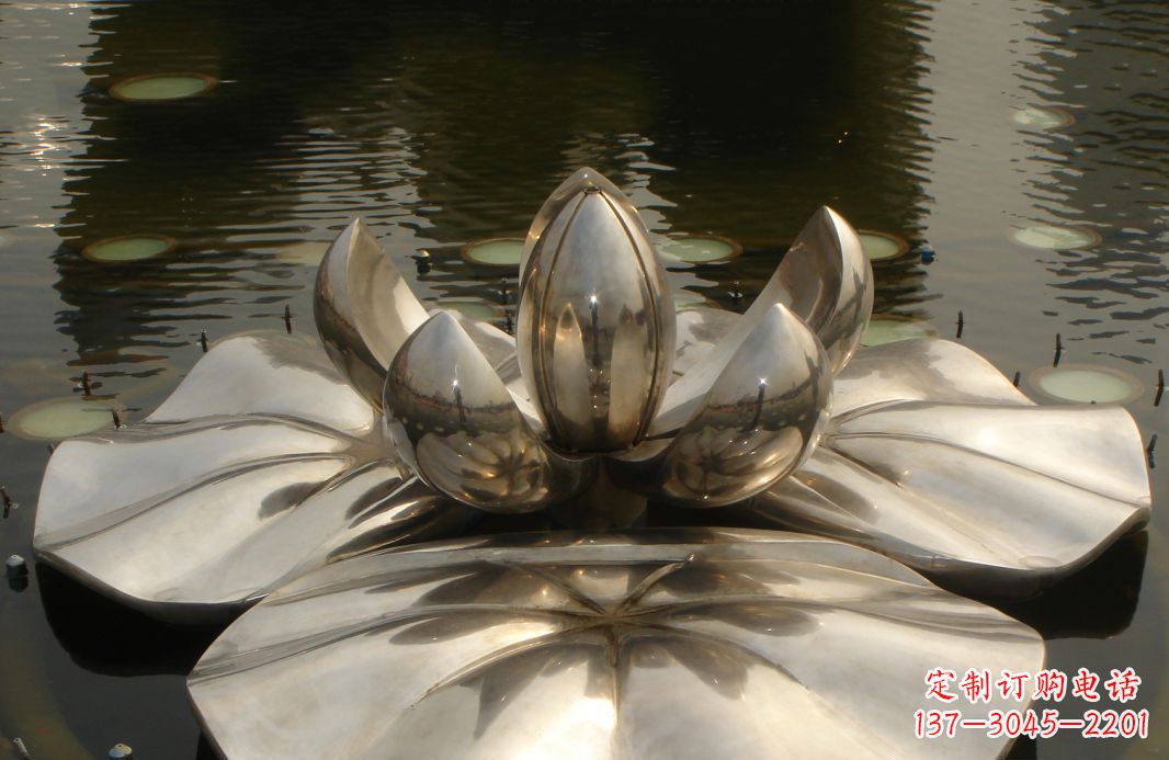 信阳不锈钢莲花雕塑绚丽多彩的艺术之美