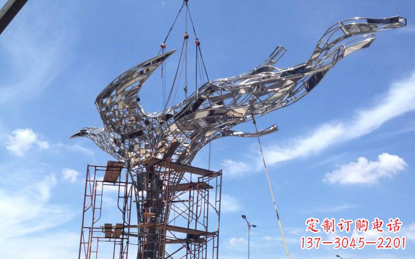 信阳不锈钢镂空鸽子雕塑美丽的象征