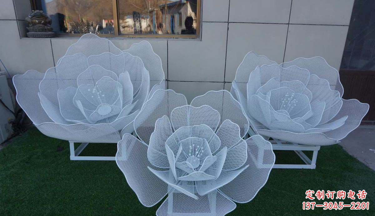 信阳不锈钢荷花雕塑一种精美而经久不衰的艺术品