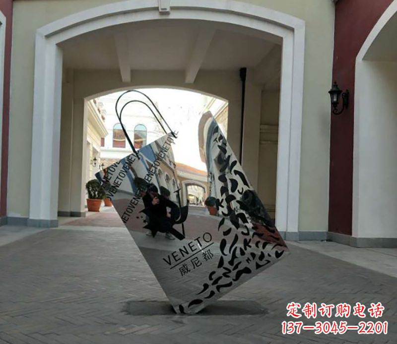信阳不锈钢镂空购物袋雕塑——艺术精美的装饰品