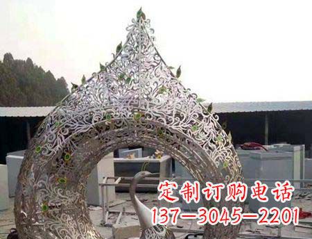 信阳不锈钢镂空孔雀雕塑精美的艺术之作